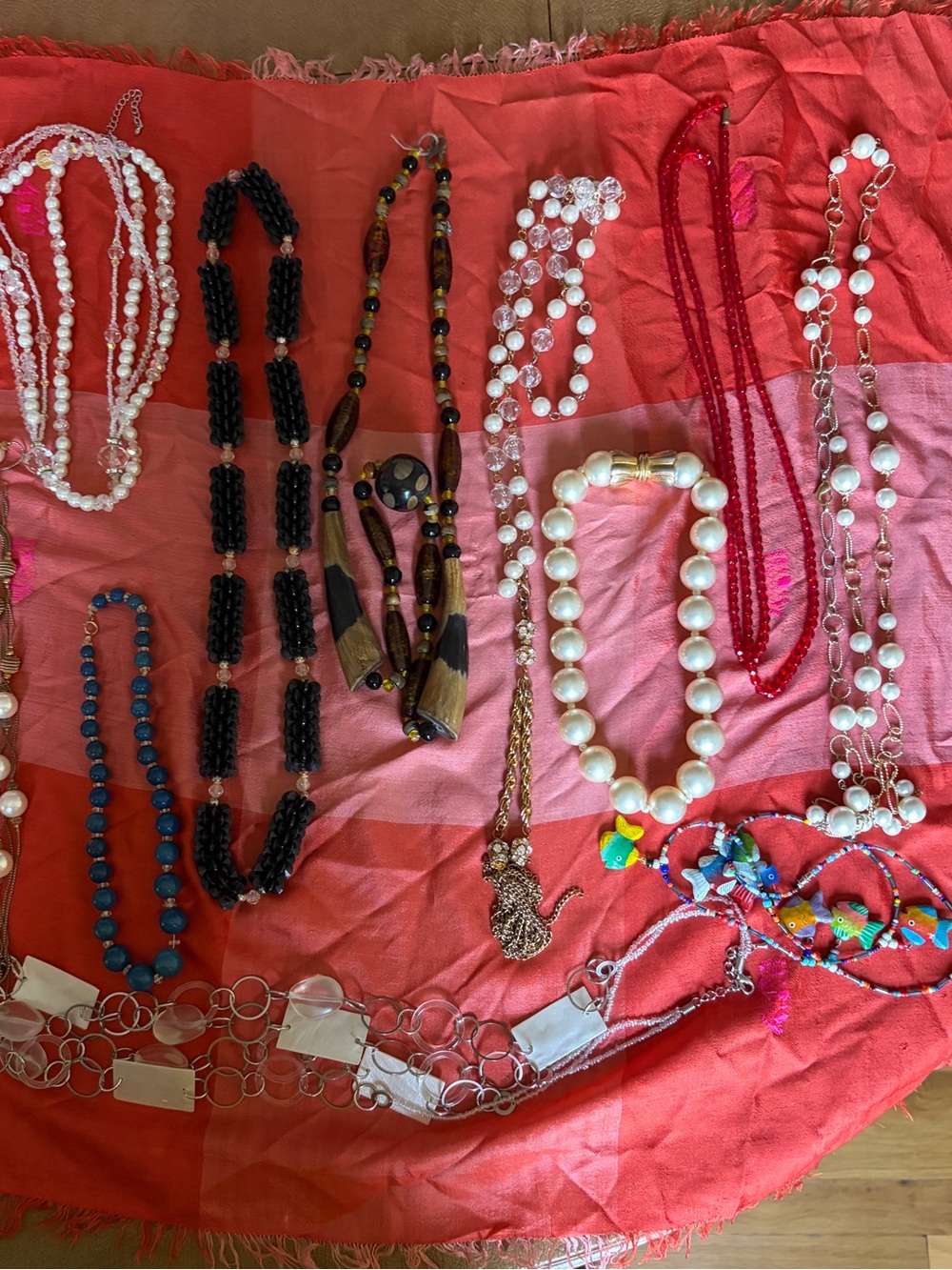 Lot of 11 Vintage Necklaces Costume Jewelry.